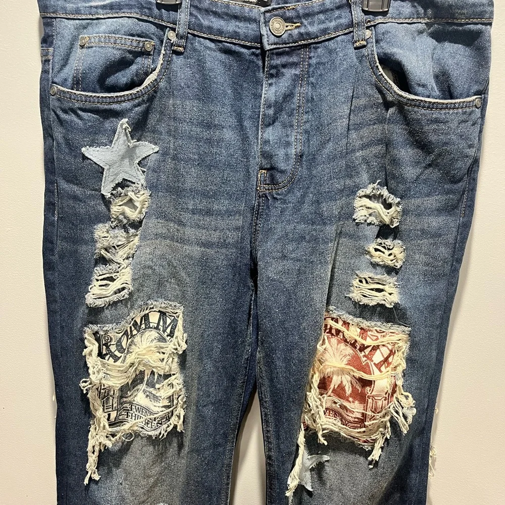 NWT Men's Size 36 Boohoo man Relaxed Rigid Flare Applique‎ Jeans, Wide leg
